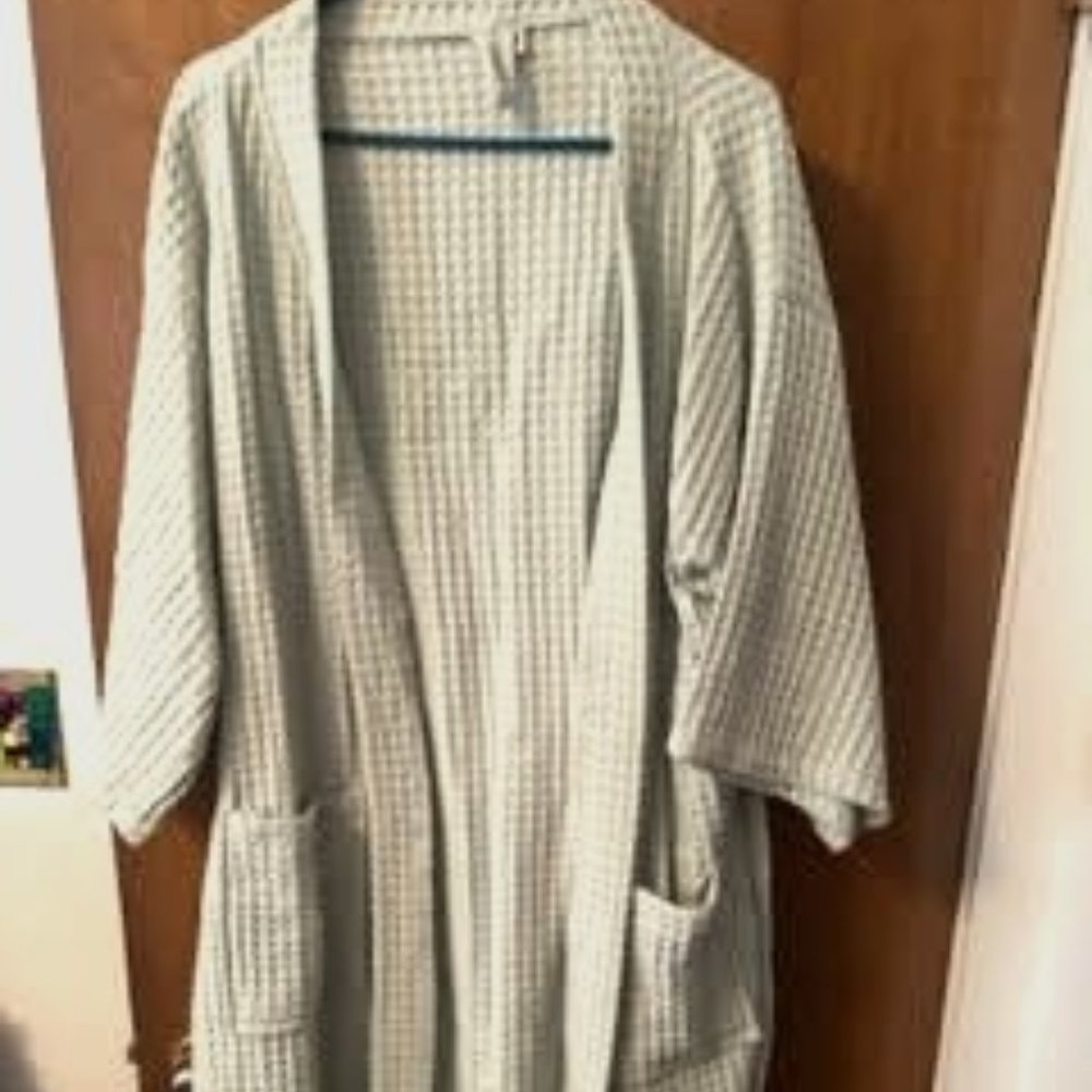 BAATHEN robe - new